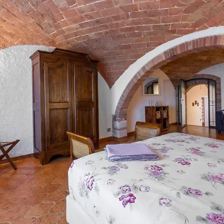 Farm stay Agresto Apartments, Pool, Siena Hills *